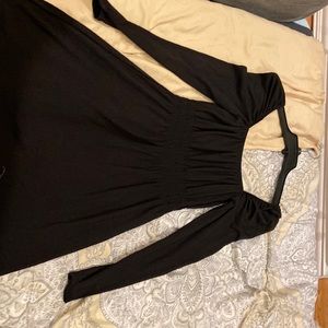 H A&M’s black dress that can be shoulder on or shoulder off!